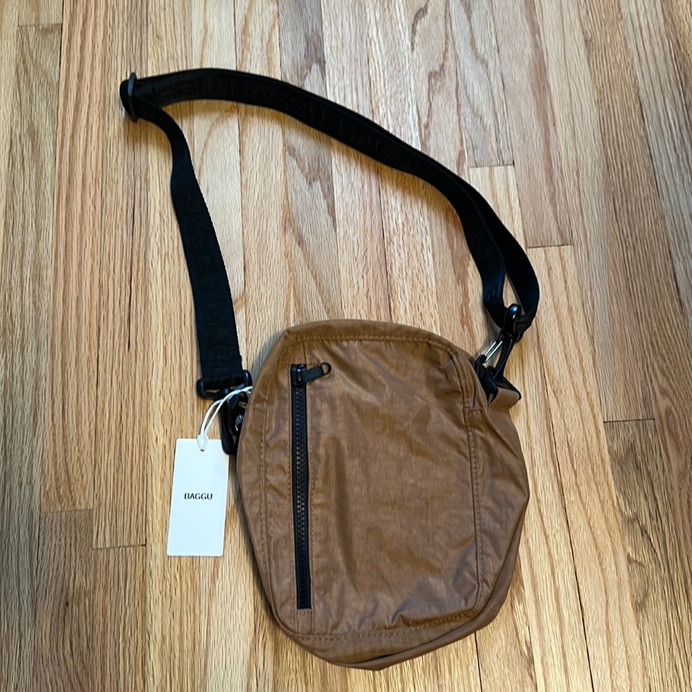 NWT Baggu Sport Crossbody in Pinto